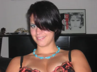 Femme coquette de 32 ans cherche aventure romantique